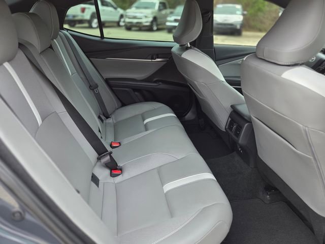 Used 2025 Toyota Camry SE image 17