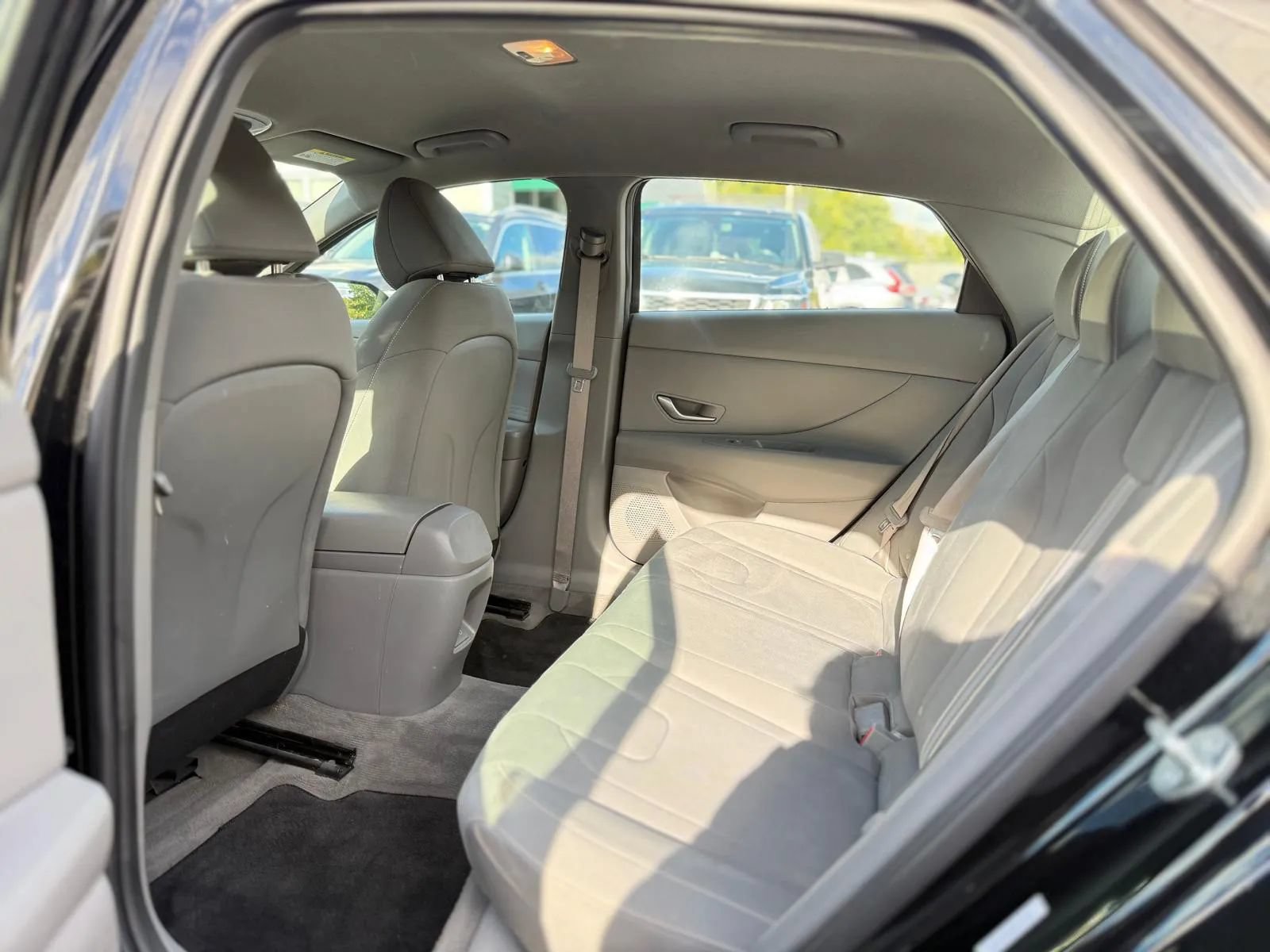 Used 2024 Hyundai Elantra SEL FWD image 13