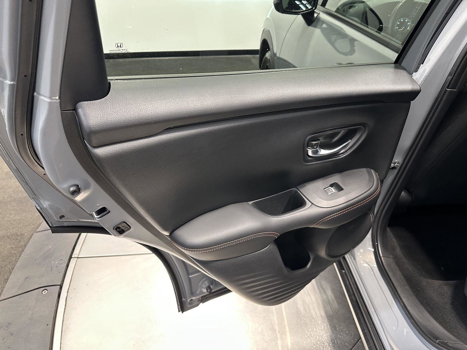 Certified 2025 Honda HR-V Sport image 22