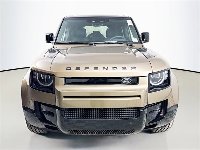 New 2026 Land Rover Defender 110 X-Dynamic SE image 2