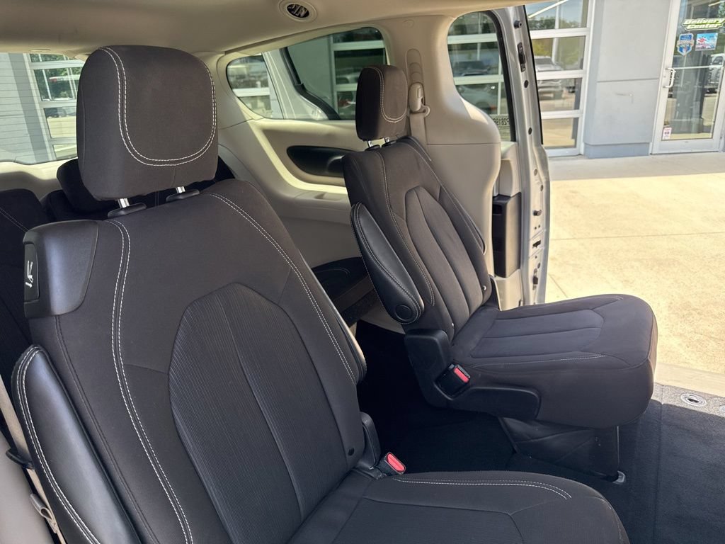 Used 2023 Chrysler Voyager LX FWD image 40