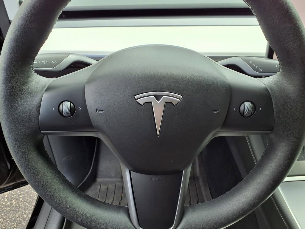 Used 2023 Tesla Model Y Long Range AWD/4WD image 27