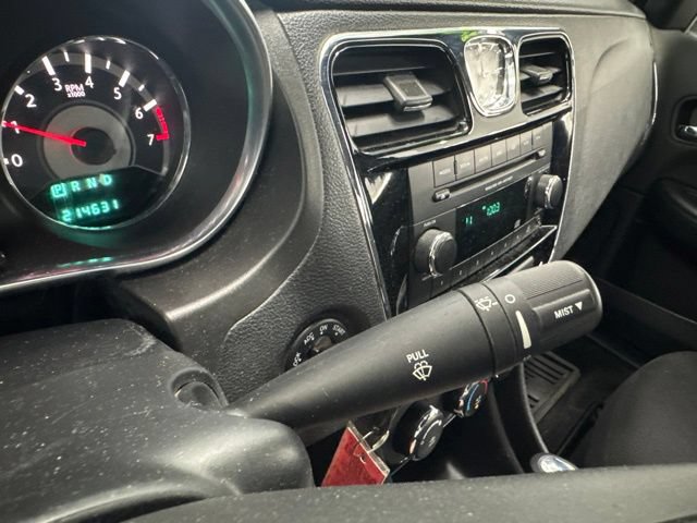 Used 2013 Chrysler 200 LX FWD image 35