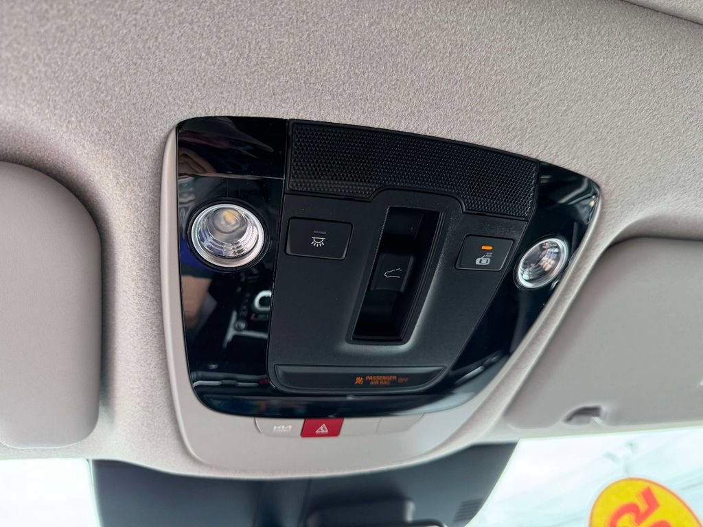 Certified 2025 Kia Niro Wave w/ Wave Preserve Package FWD image 35