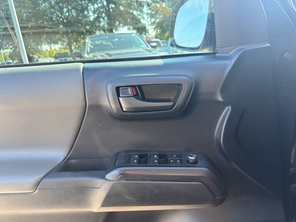Used 2018 Toyota Tacoma SR RWD image 8