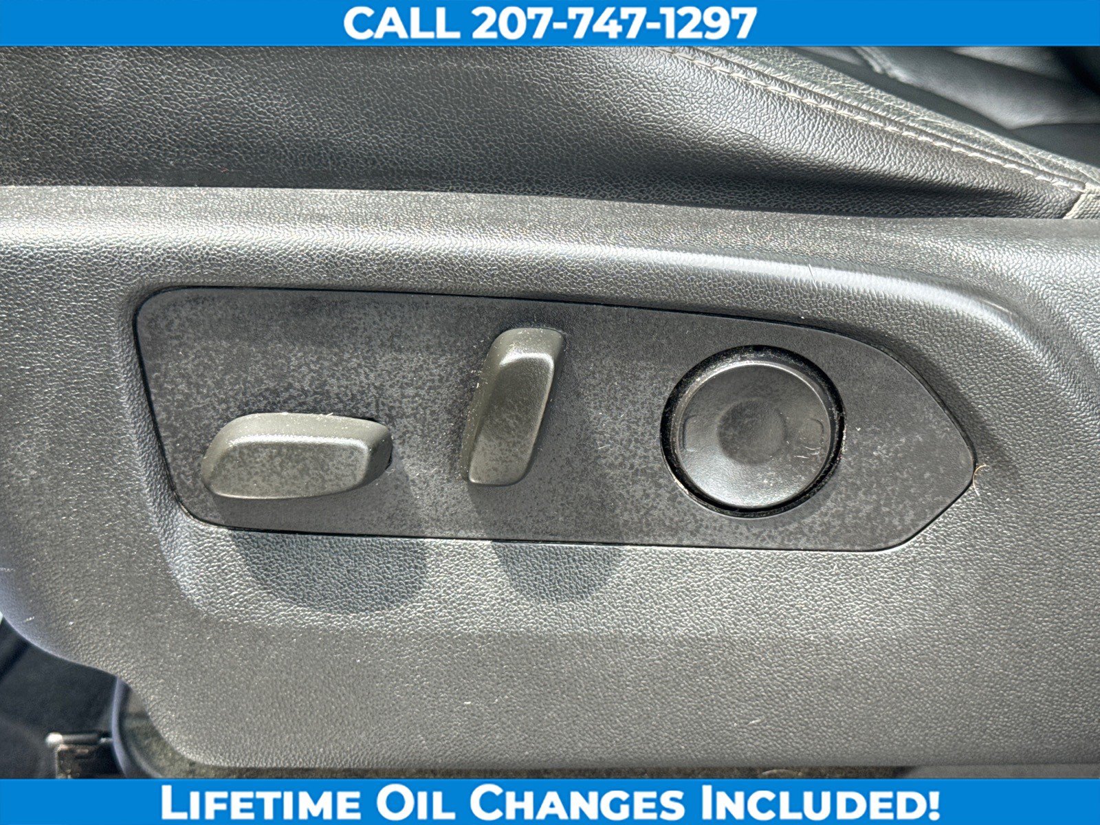 Used 2021 Chevrolet Suburban LT w/ LT Signature Package AWD/4WD image 12