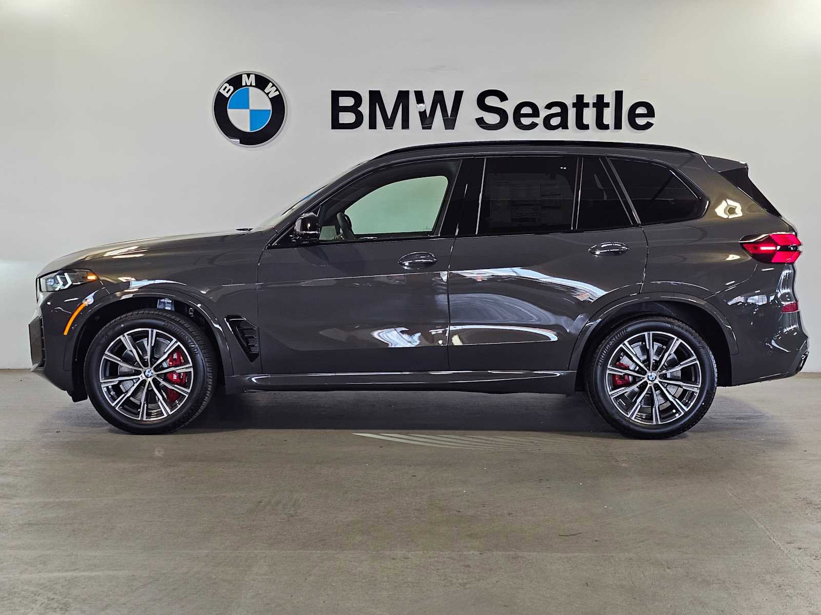 New 2026 BMW X5 M60i AWD/4WD image 3
