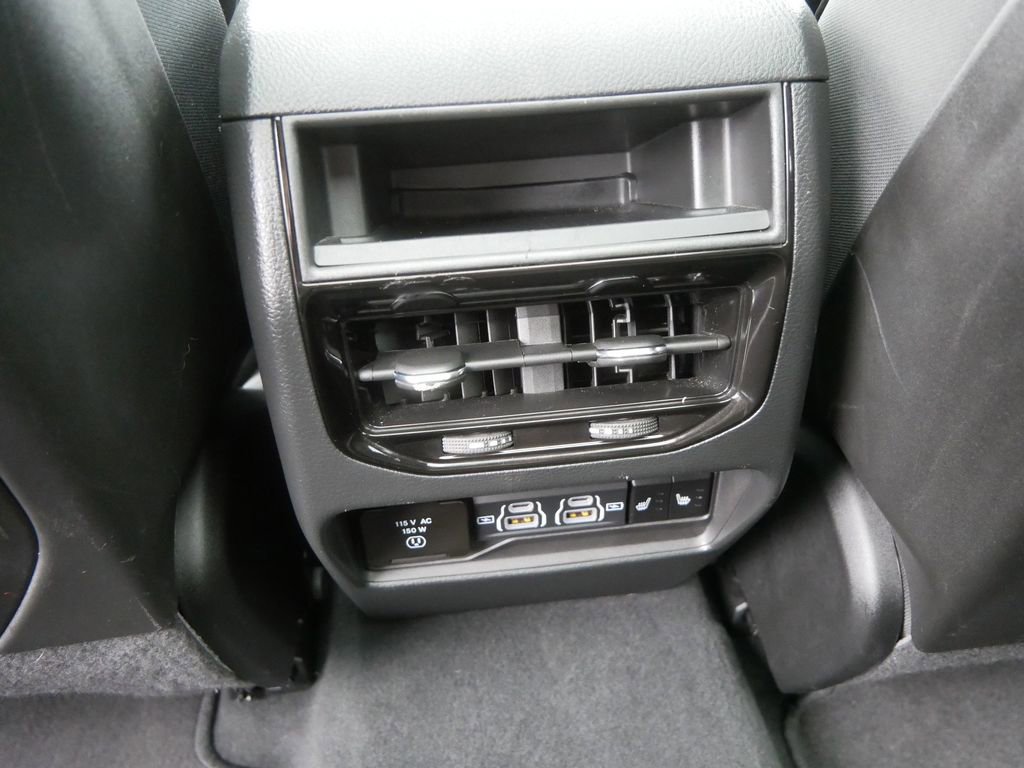 Used 2024 Jeep Grand Cherokee Limited AWD/4WD image 21