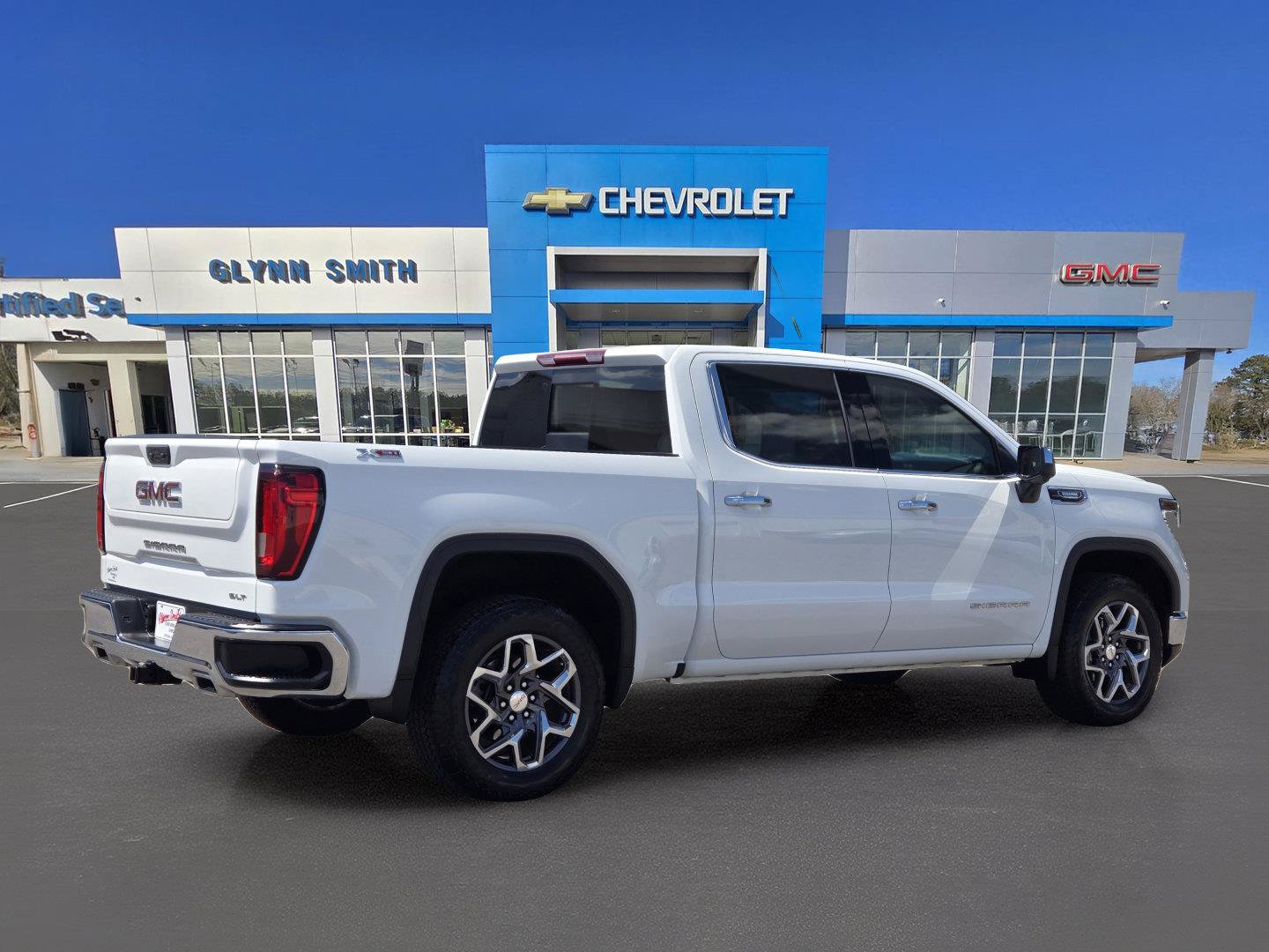 Used 2024 GMC Sierra 1500 SLT AWD/4WD image 7