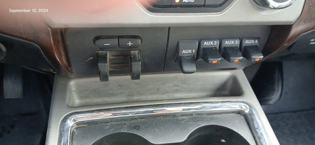 Used 2014 Ford F250 Lariat w/ Lariat Ultimate Package image 20