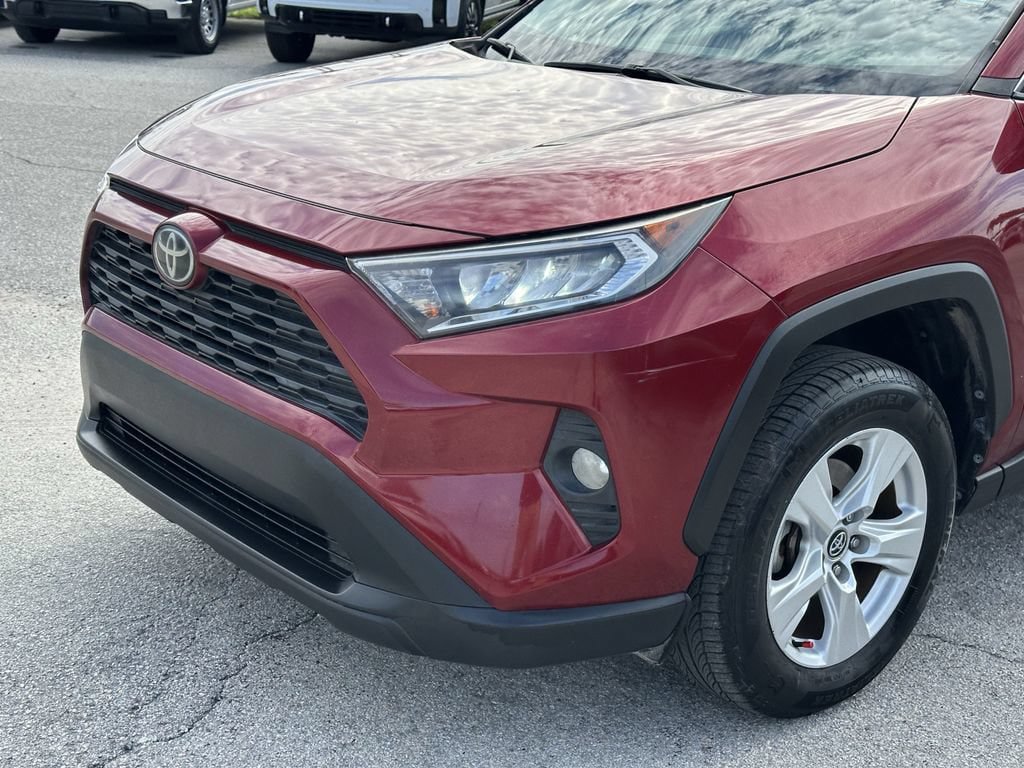 Used 2020 Toyota RAV4 XLE w/ Convenience Package FWD image 9