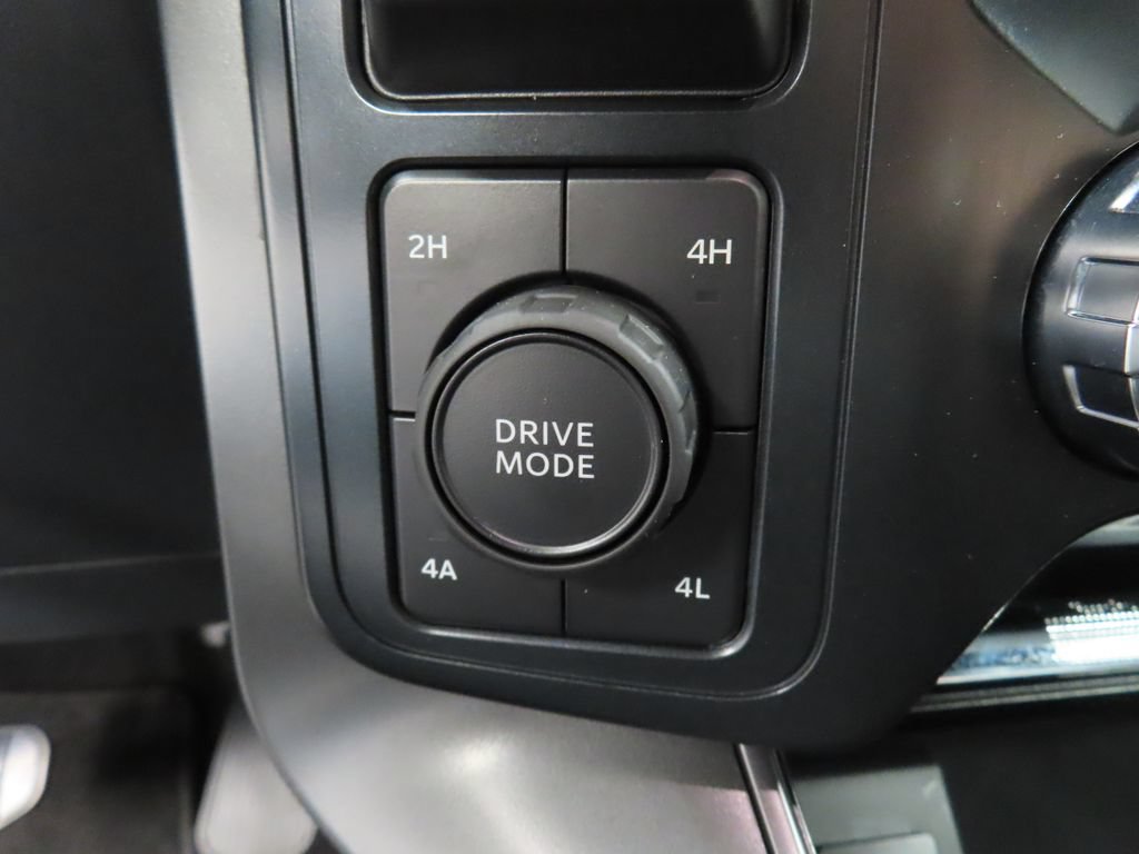 Used 2025 Ford F150 Lariat AWD/4WD image 63