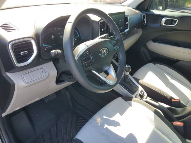 Used 2024 Hyundai Venue SEL FWD image 19