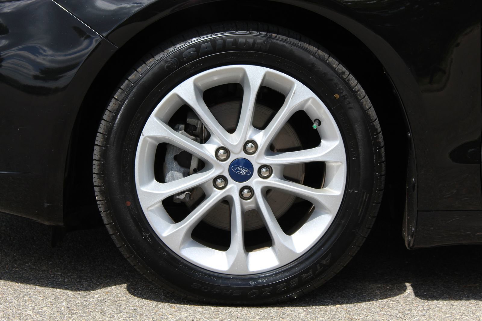 Used 2020 Ford Fusion SE FWD image 25