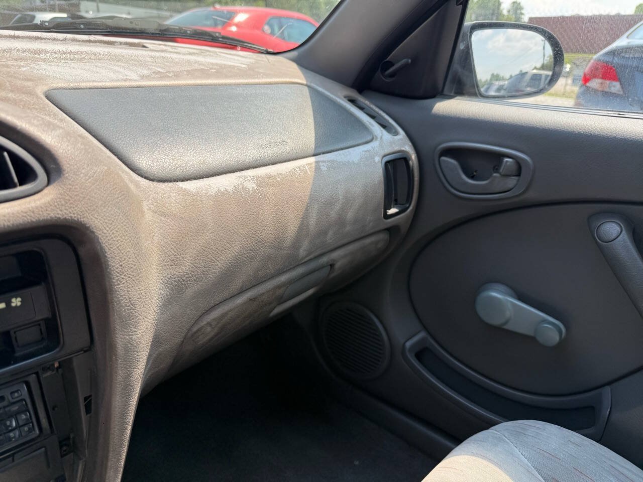 Used 1996 Geo Metro LSi FWD image 6