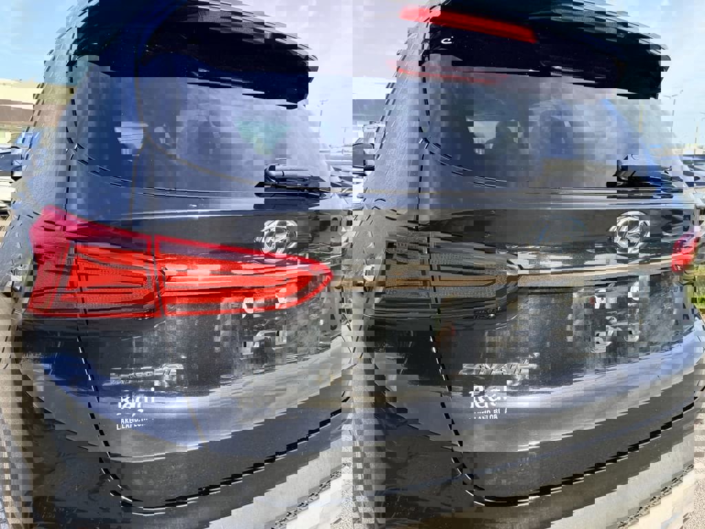 Used 2019 Hyundai Santa Fe SEL FWD image 11