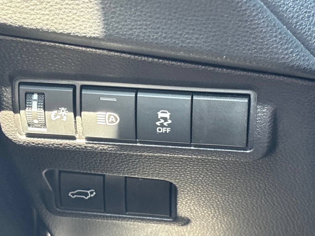 Used 2026 Toyota Corolla Cross XLE w/ Convenience Package FWD image 26