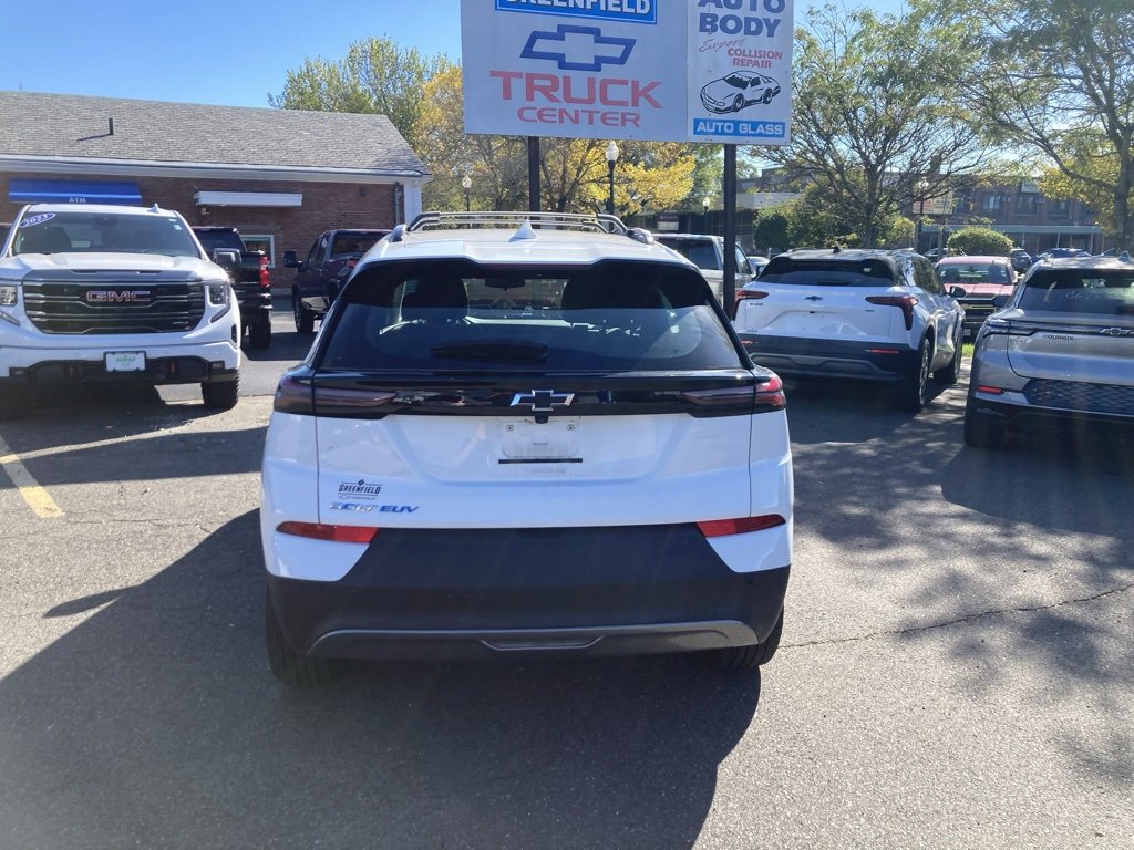 Used 2022 Chevrolet Bolt EUV LT w/ Comfort Package image 6