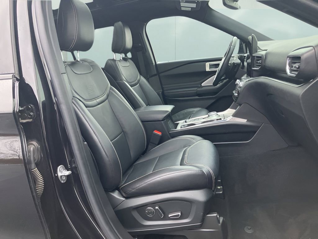 Used 2020 Ford Explorer ST w/ Premium Technology Package image 32
