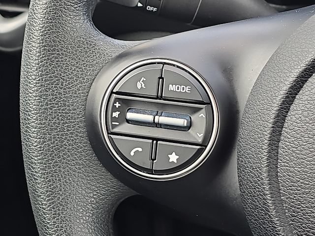 Used 2025 Kia Soul LX w/ LX Technology Package FWD image 31