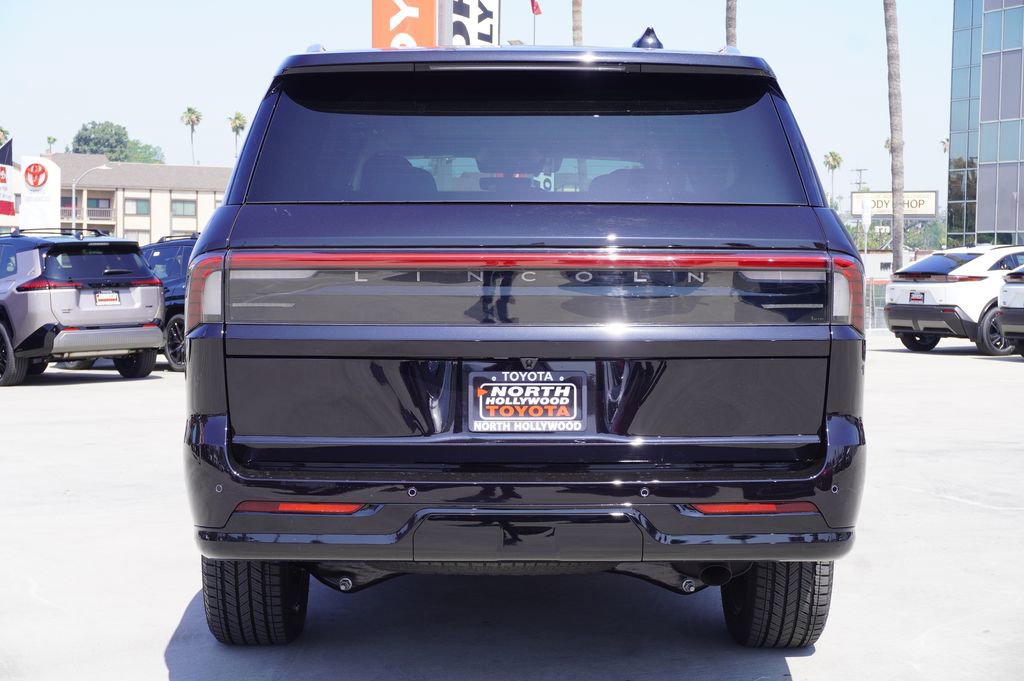 Used 2026 Lincoln Navigator L Reserve AWD/4WD image 6
