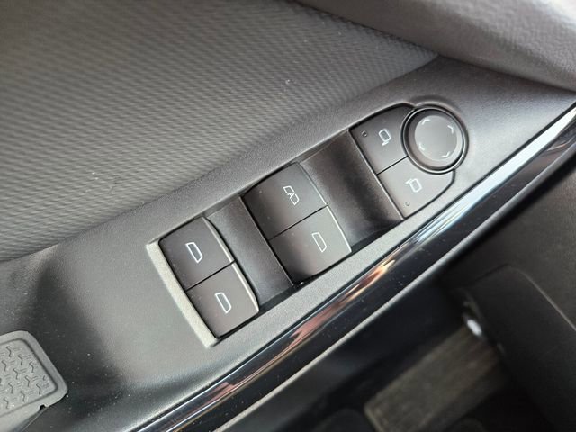 Used 2025 Chevrolet Equinox LT w/ Safety and Technology Package image 33