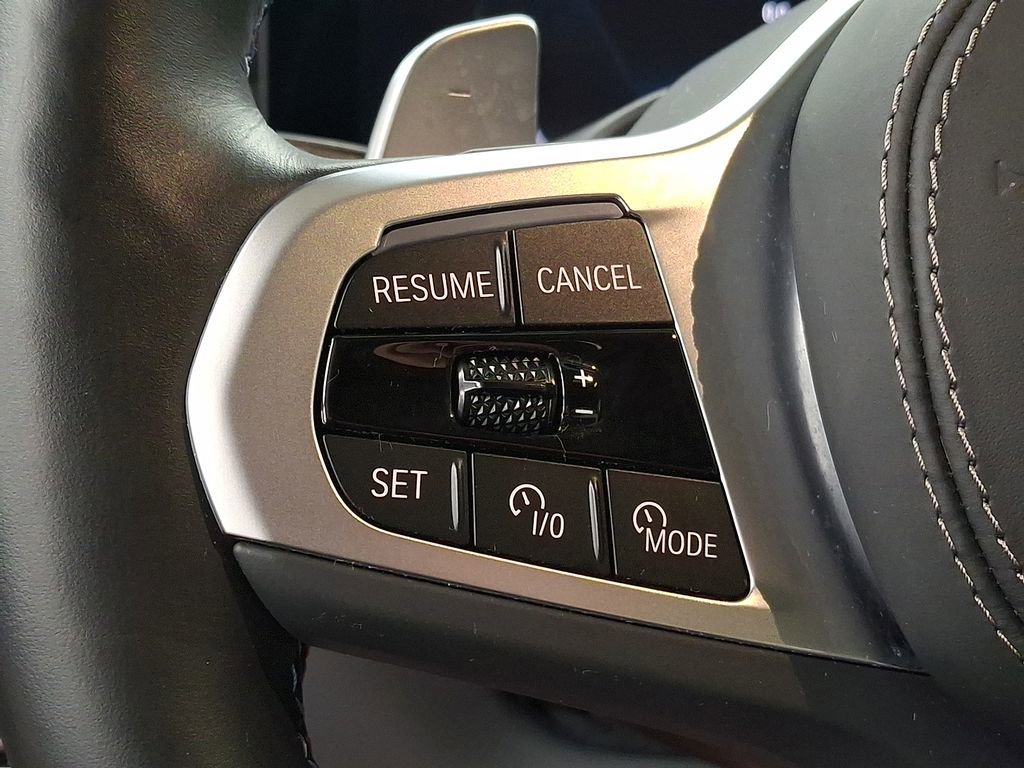 Used 2025 BMW X7 M60i image 18