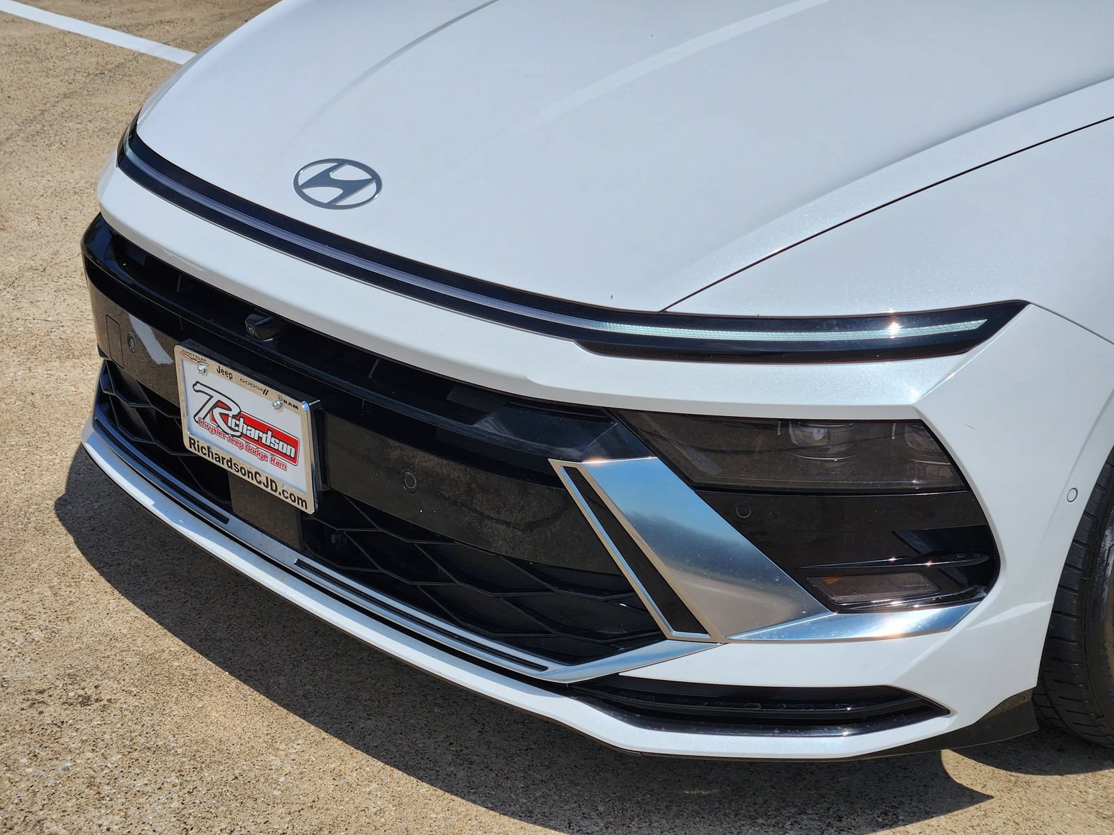 Used 2025 Hyundai Sonata Limited FWD image 8