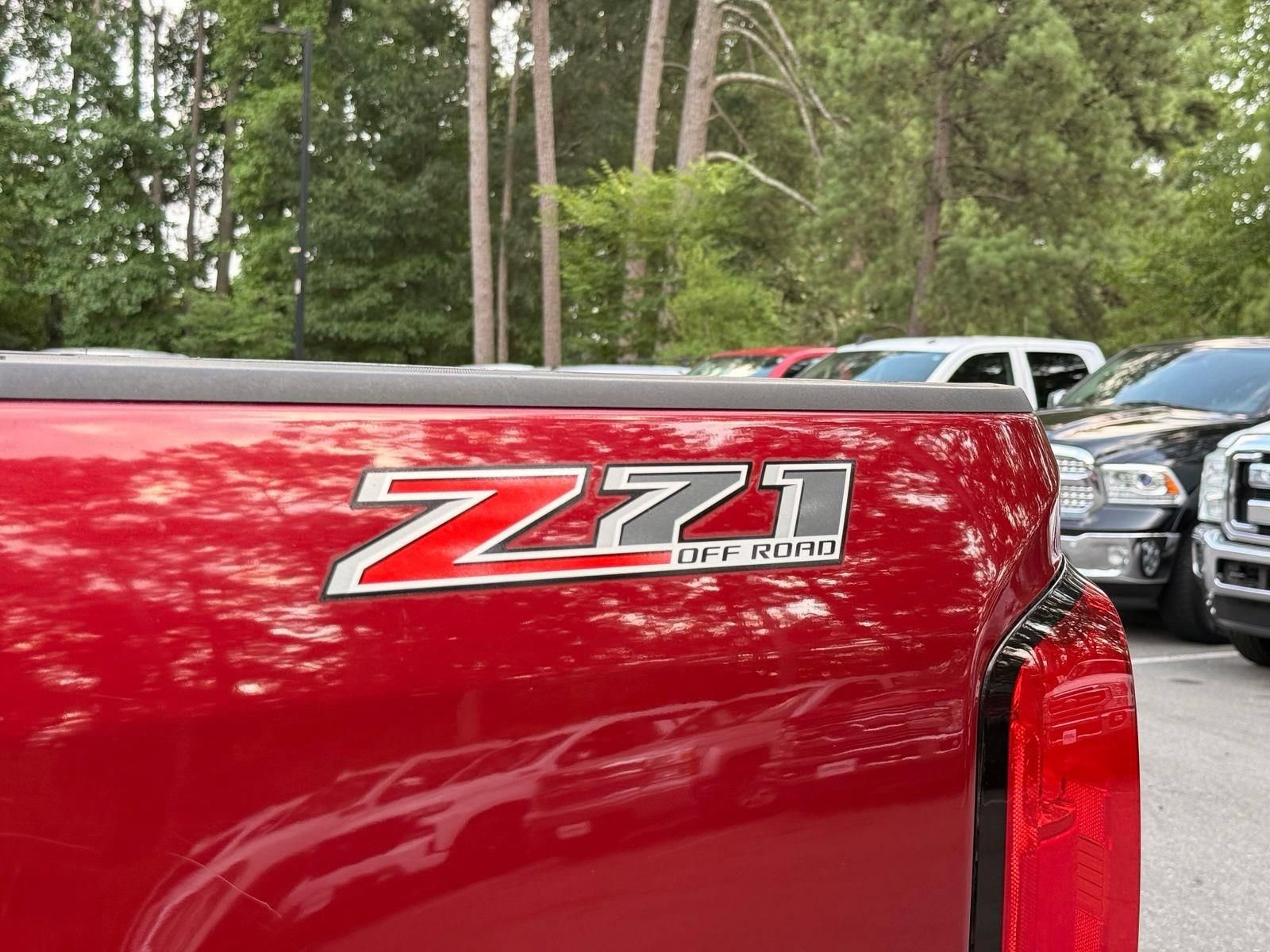 Used 2018 Chevrolet Colorado Z71 AWD/4WD image 11
