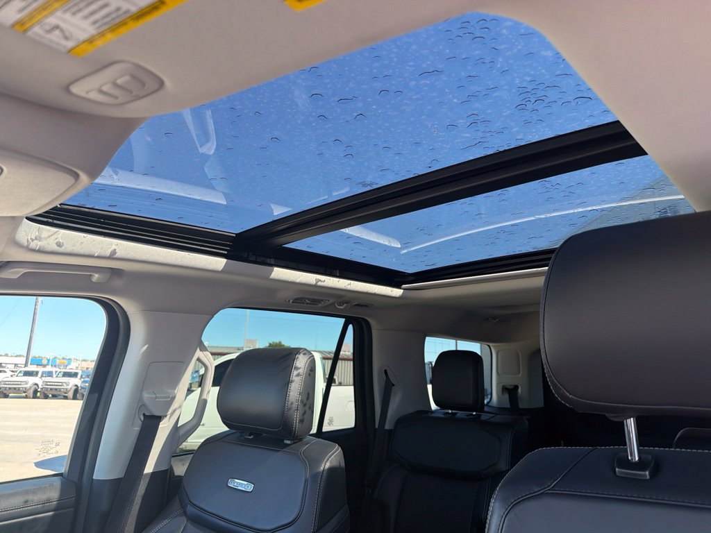 Used 2025 Ford Expedition Platinum AWD/4WD image 24