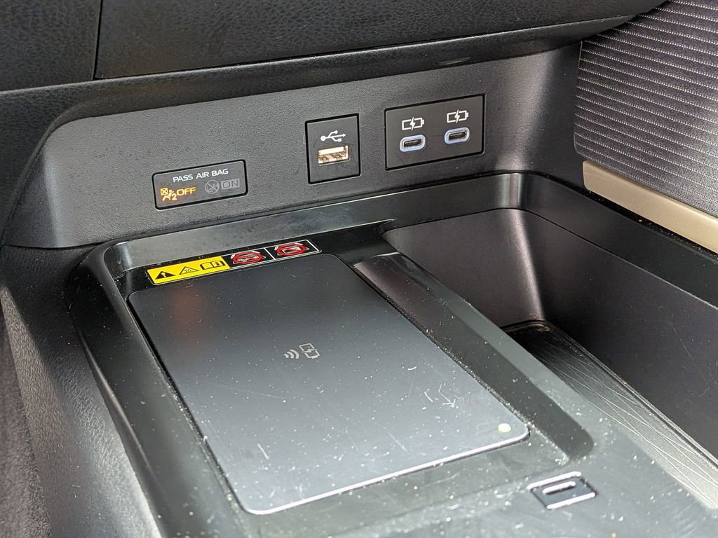 Used 2025 Toyota Camry SE image 25