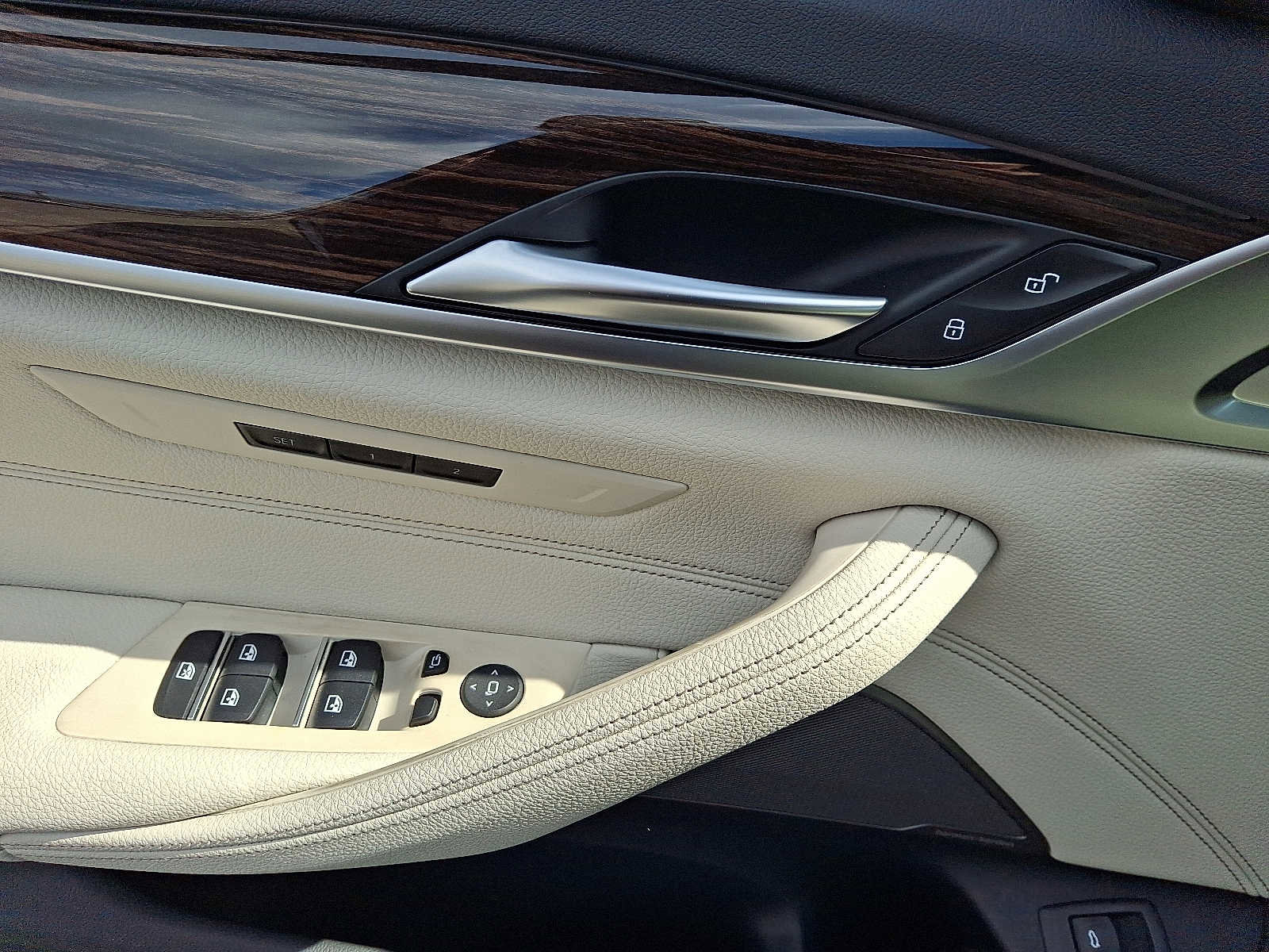 Certified 2023 BMW 530i xDrive w/ Premium Package image 13