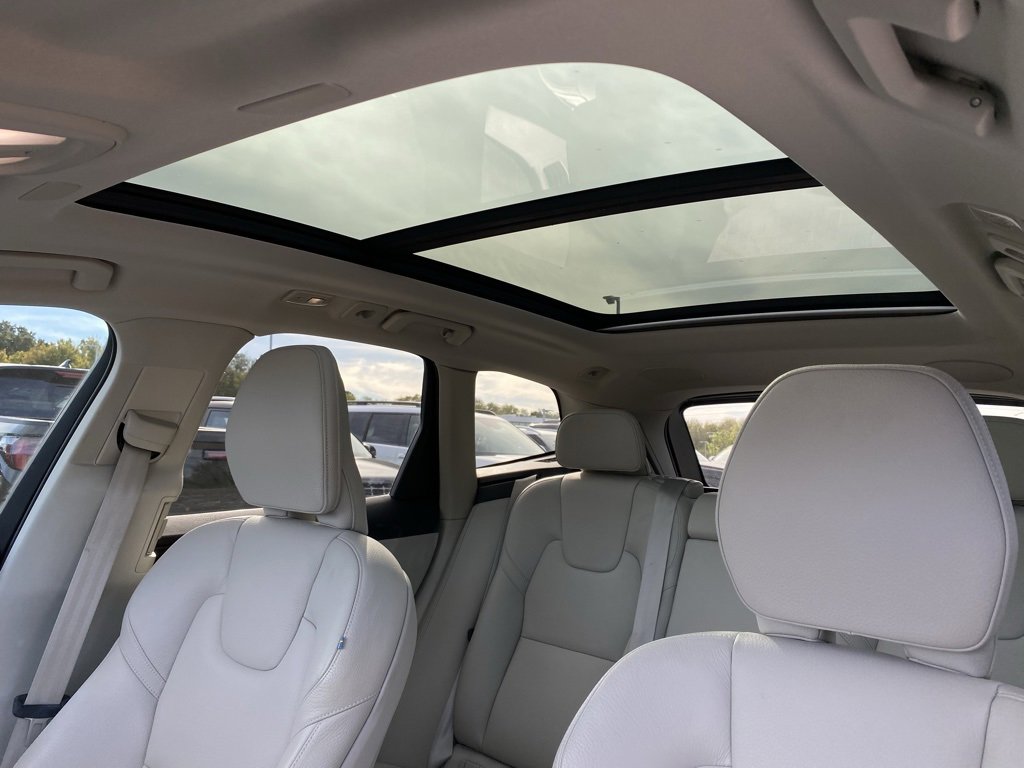 Used 2023 Volvo XC60 B5 Plus w/ Protection Package Premier image 25