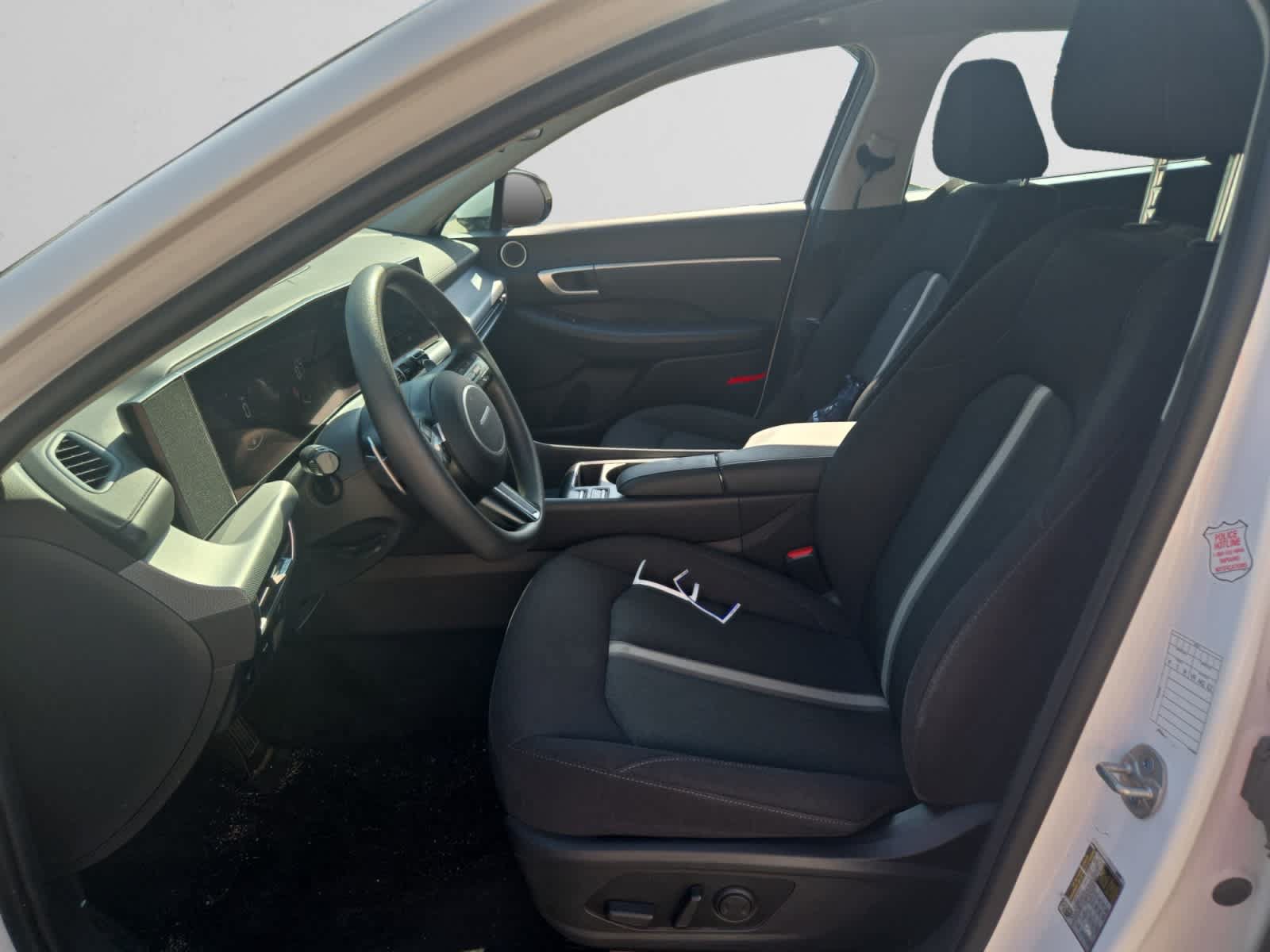 Used 2025 Hyundai Sonata SEL FWD image 9
