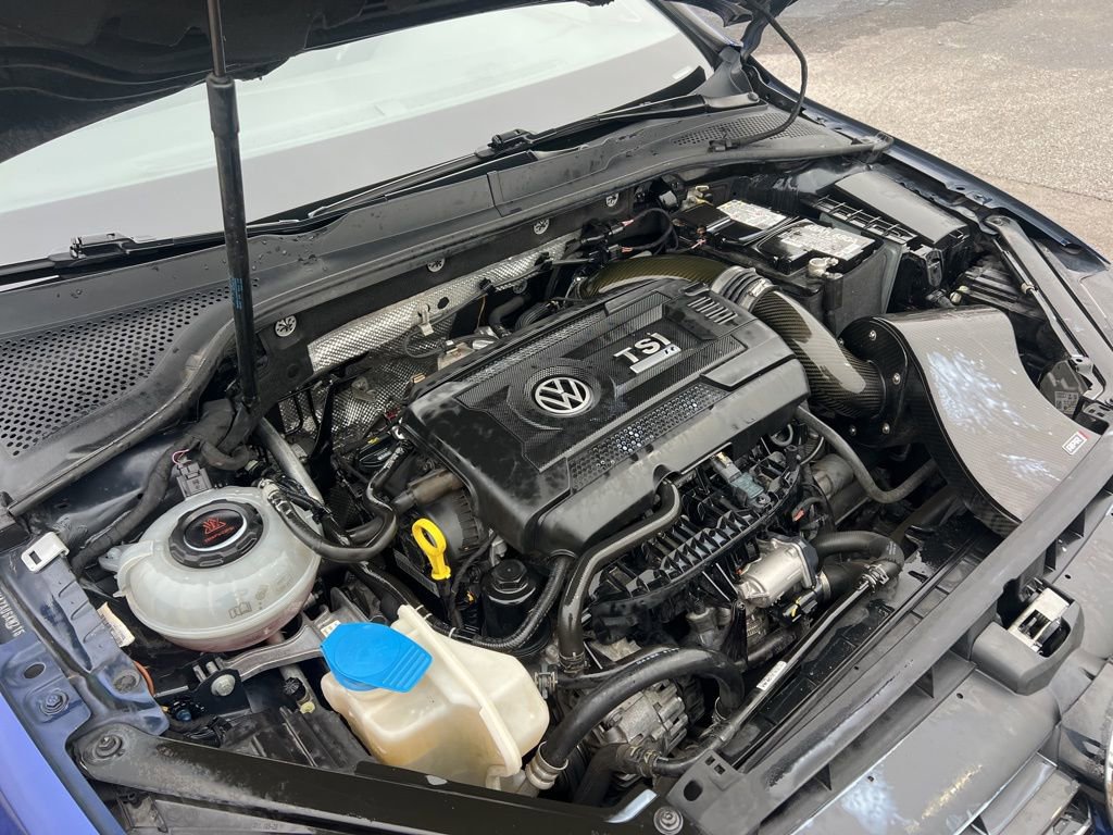 Used 2019 Volkswagen Golf R 4-Door image 11