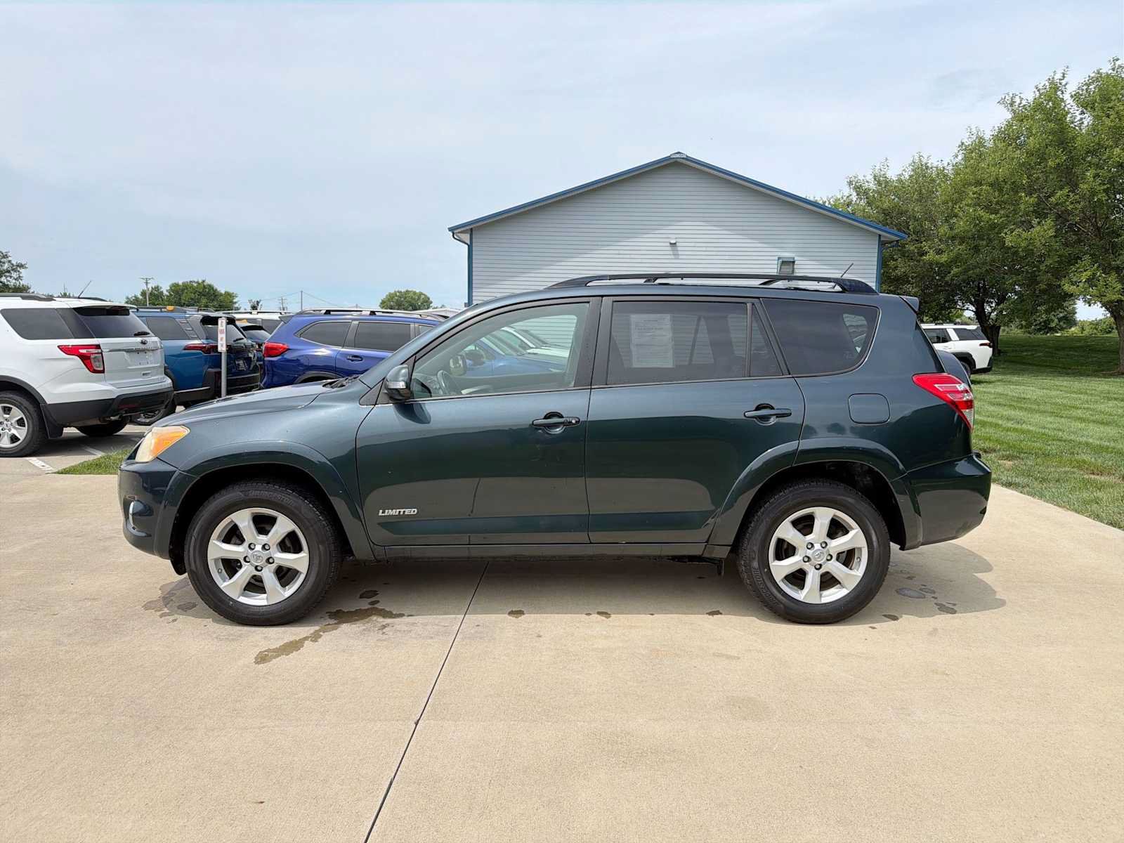 Used 2010 Toyota RAV4 Limited AWD/4WD image 3