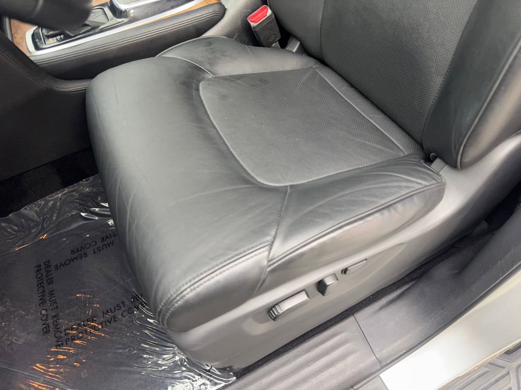 Used 2024 Nissan Armada SL image 28