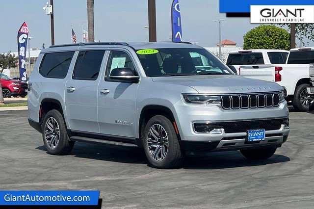 Used 2024 Jeep Wagoneer L Series II w/ Flexible Seating Group image 1