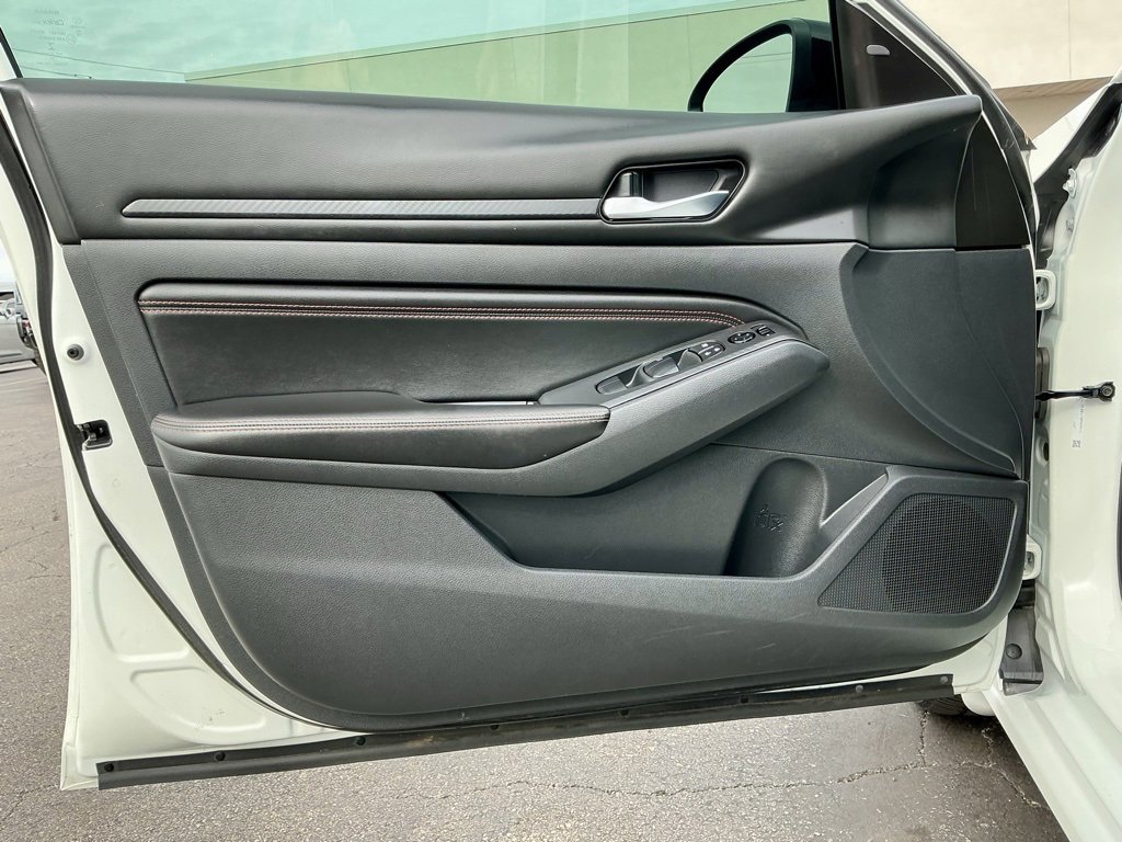 Used 2021 Nissan Altima 2.5 SR w/ SR Premium Package image 43