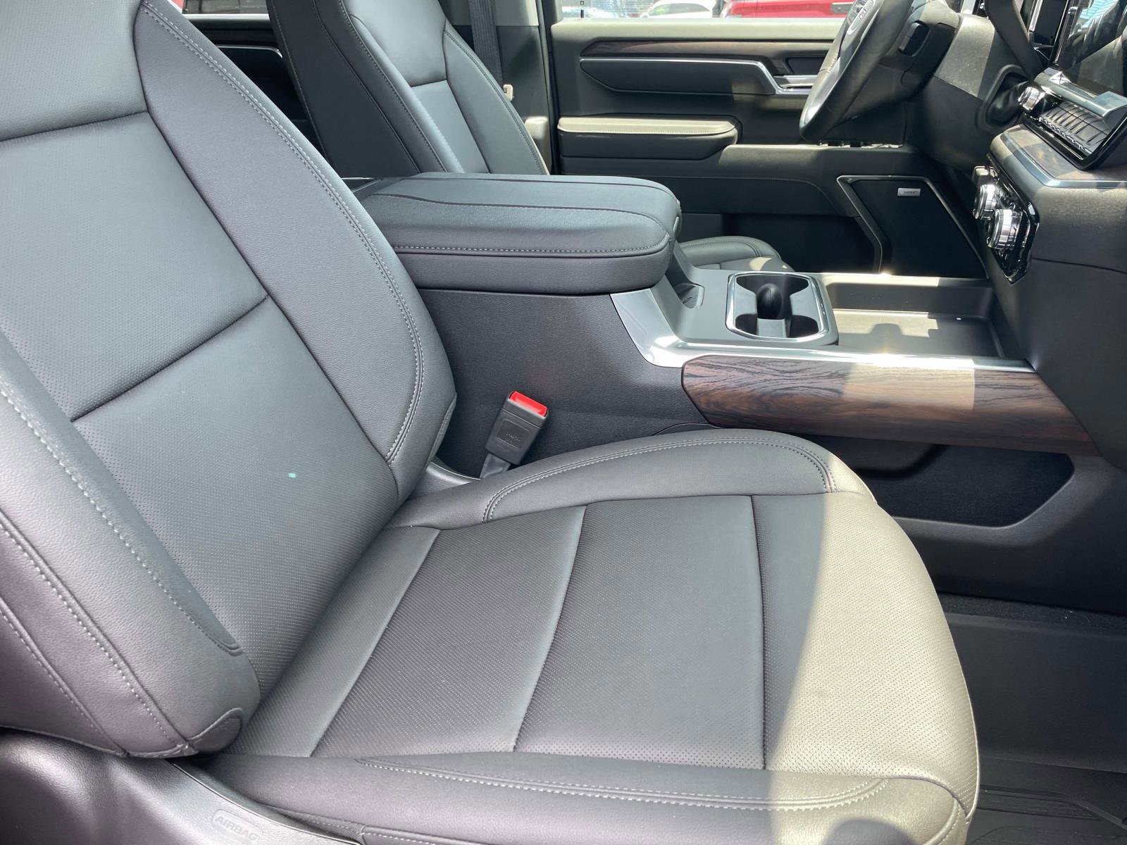 New 2025 GMC Sierra 2500 SLT w/ SLT Premium Package image 27