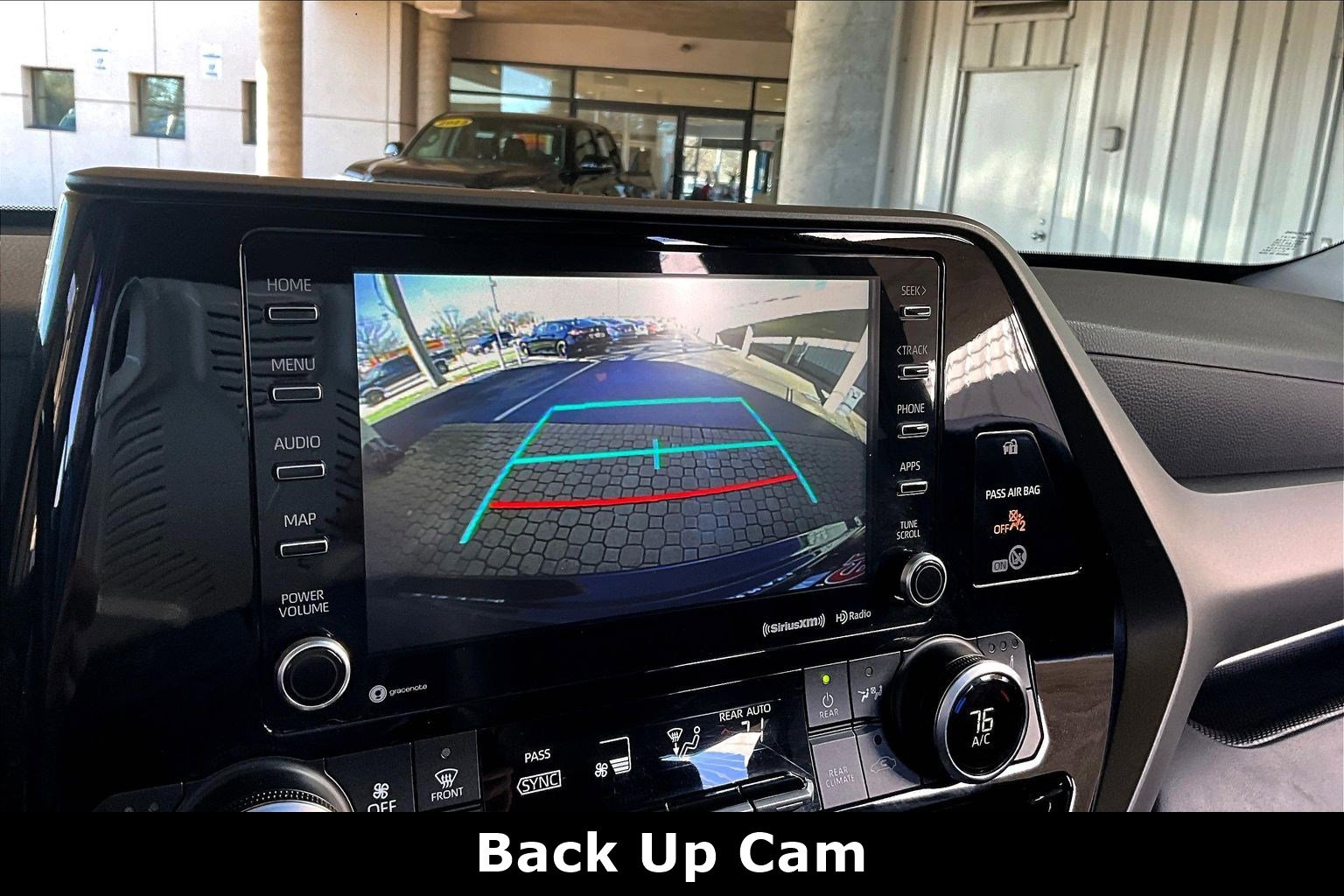 Used 2021 Toyota Highlander XLE image 15