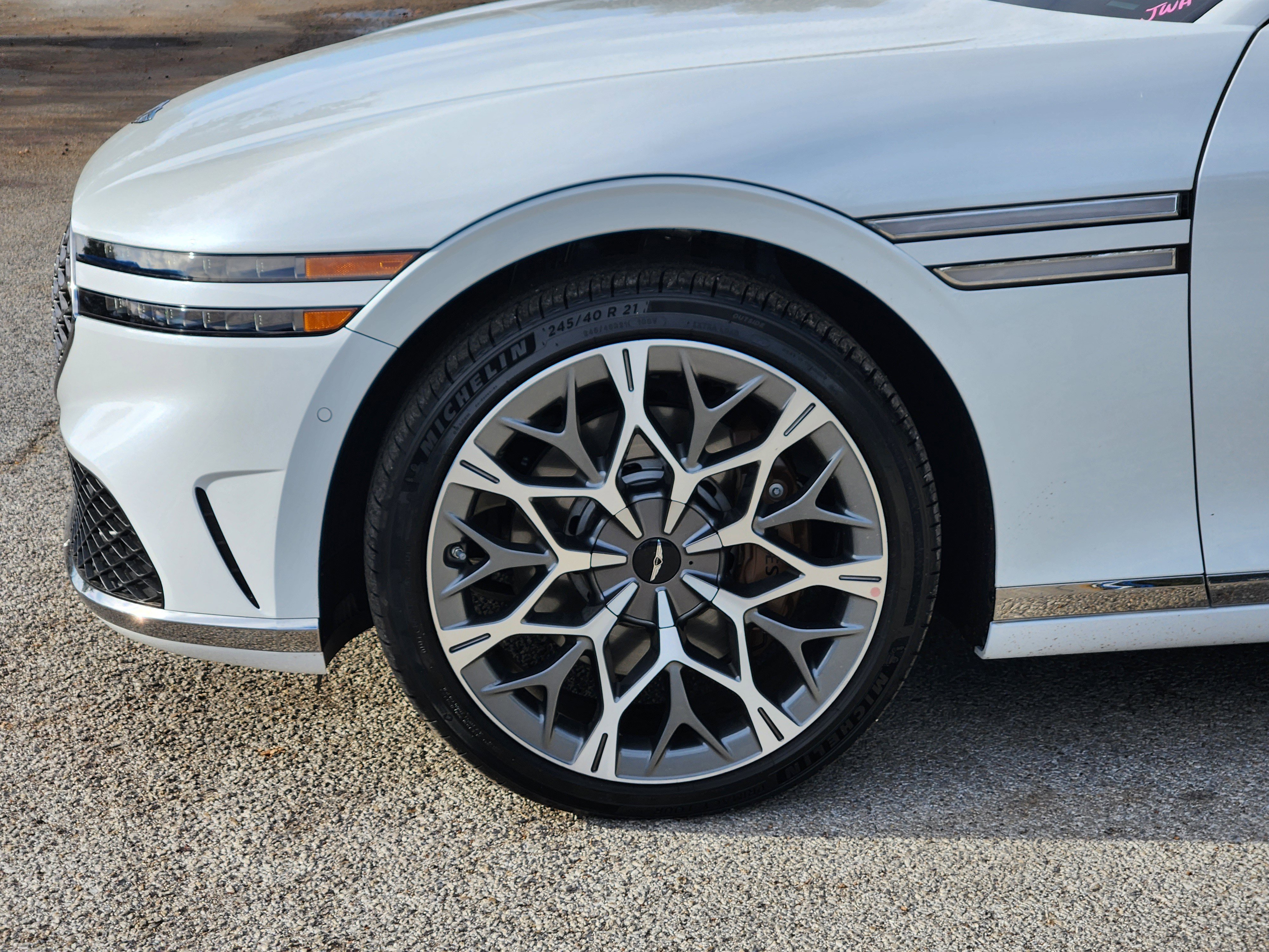 Used 2025 Genesis G90 3.5T image 8