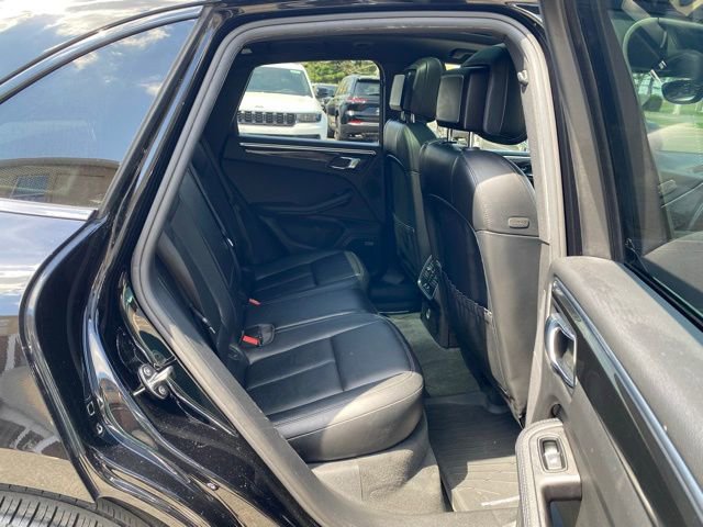Used 2017 Porsche Macan AWD/4WD image 29