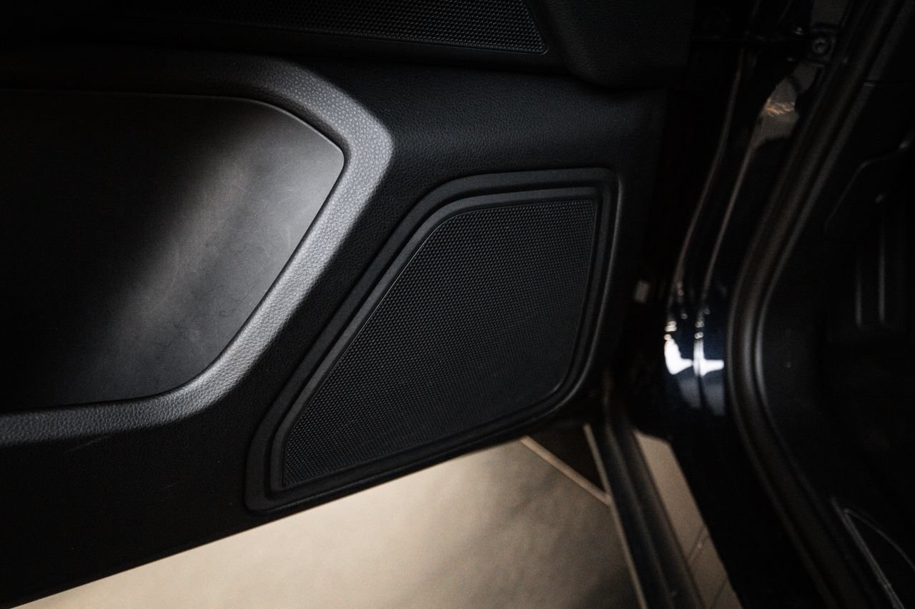 Certified 2023 Porsche Macan AWD/4WD image 21