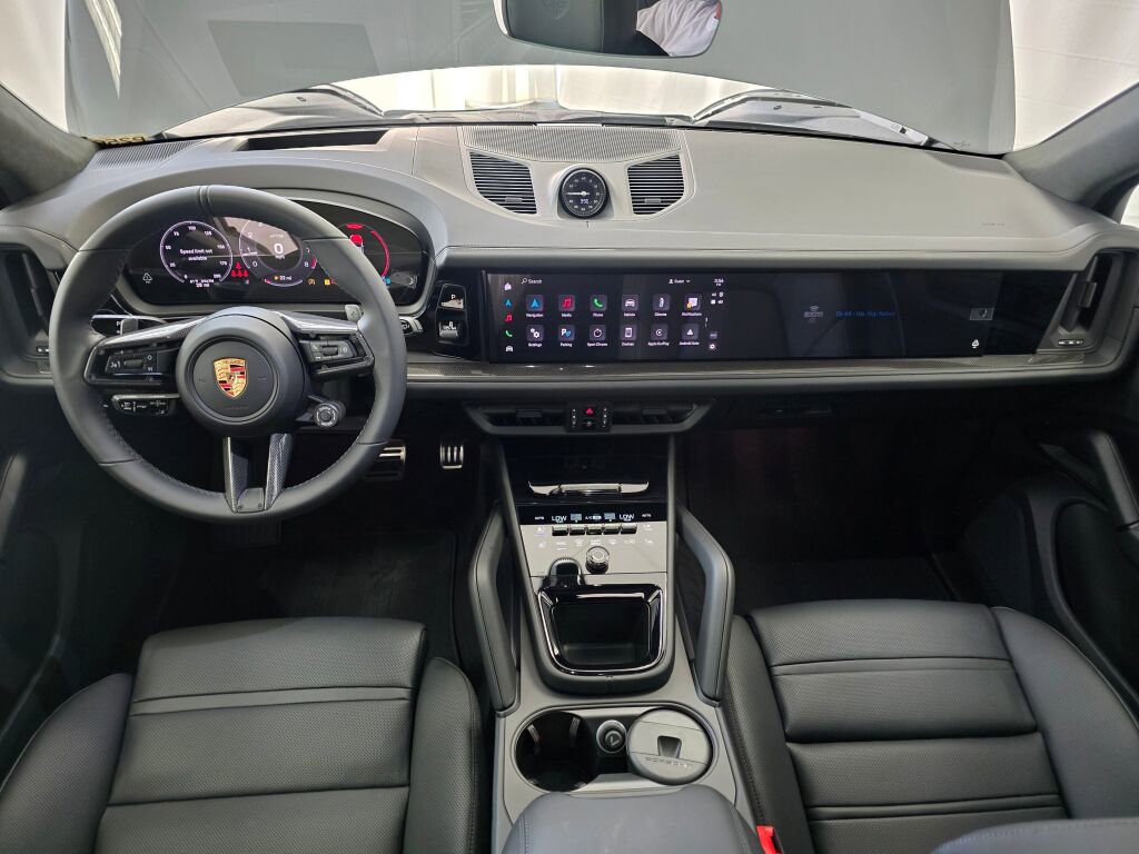 New 2025 Porsche Cayenne GTS image 20