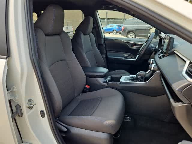 Used 2022 Toyota RAV4 SE AWD/4WD image 18