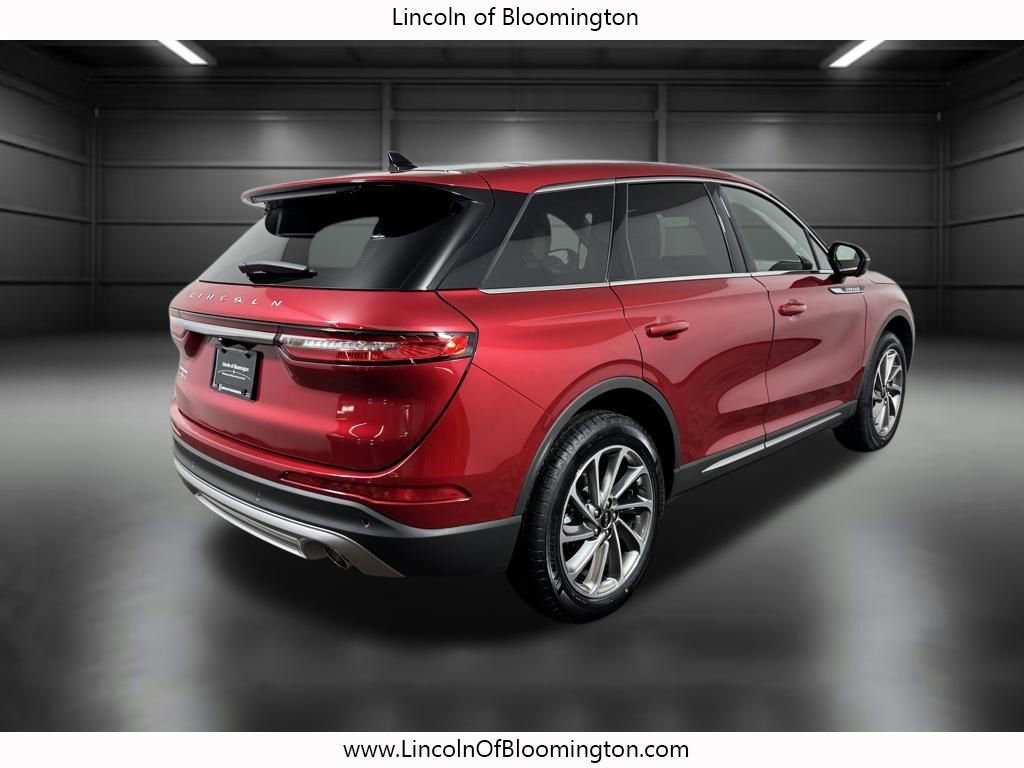 Used 2024 Lincoln Corsair AWD w/ Equipment Group 101A image 8