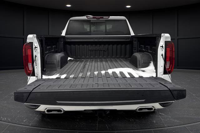 Used 2024 GMC Sierra 1500 AT4 w/ Technology Package image 14