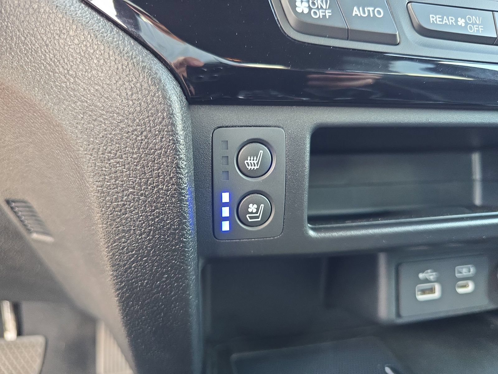 Certified 2025 Honda Passport Black Edition image 19