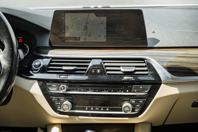 Used 2019 BMW 530i RWD image 17